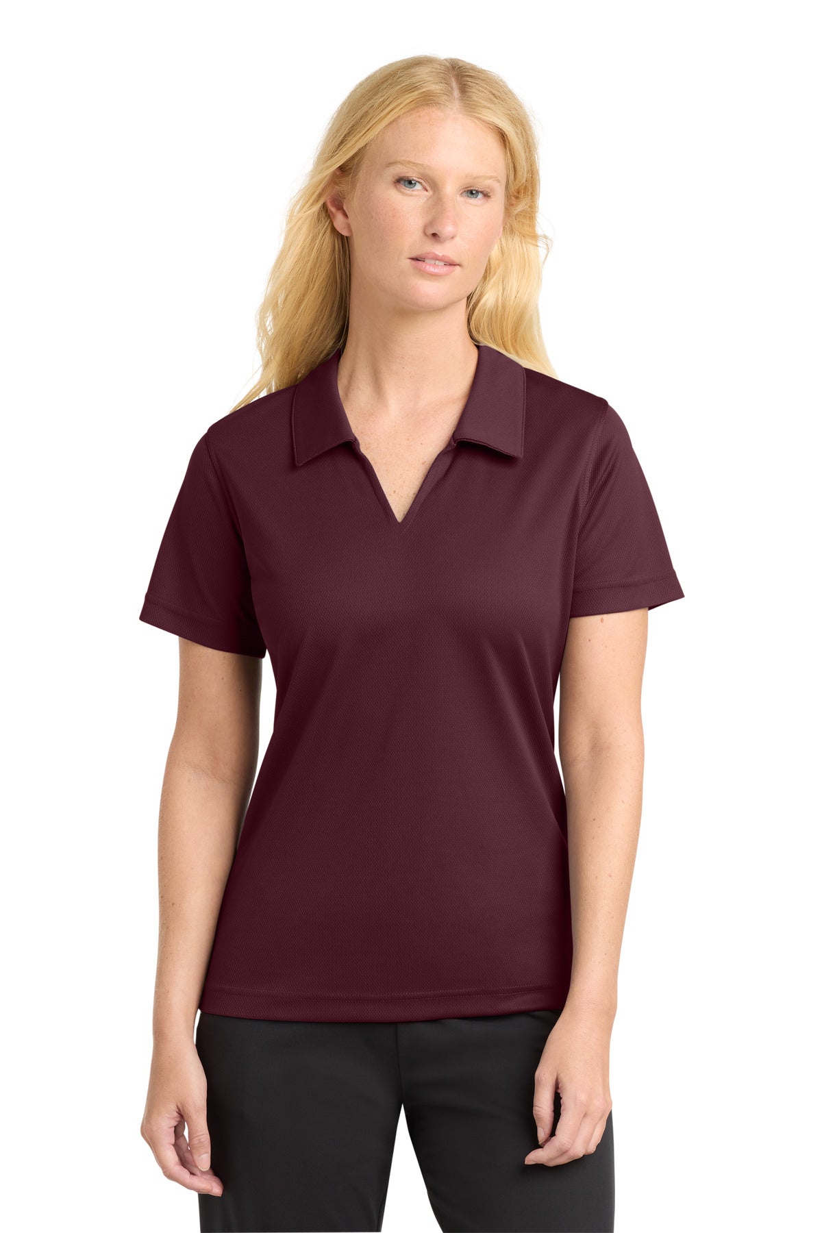 color:Maroon