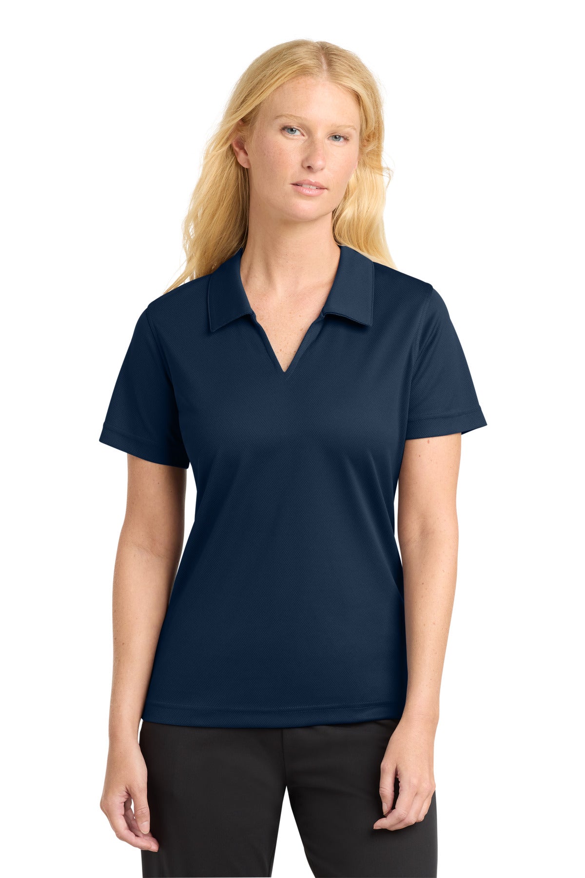 color:Navy
